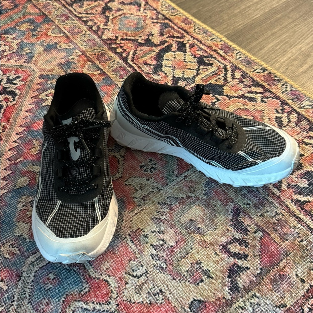 Men’s Norda 002 running shoes Size: 9M